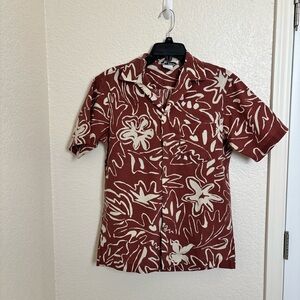 Hilo Hattie Hawaiian  Shirt S Tan Tropical Floral Vintage Button Down